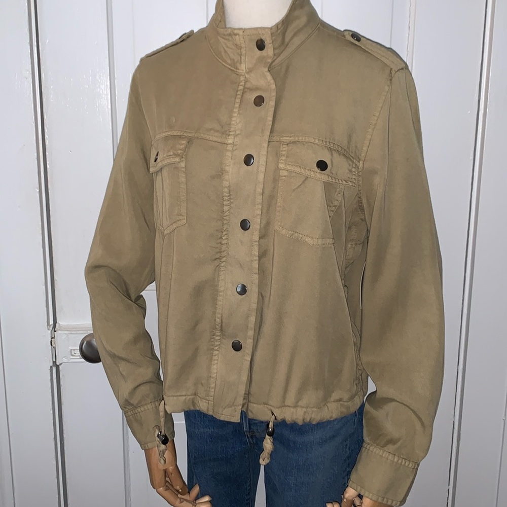 BLACK TAPE CROPPED UTILITY SHIRT JACKET